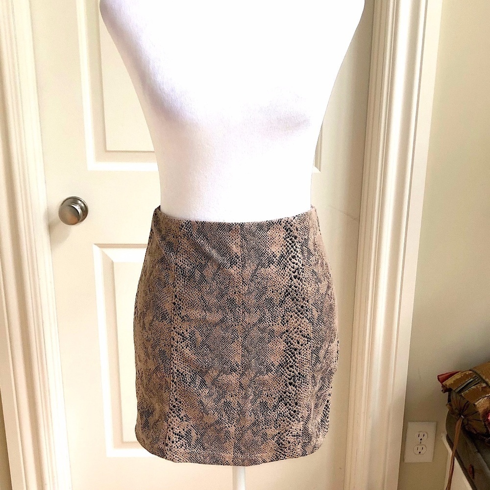 Wild Honey Faux Suede Snakeskin Mini Skirt Sand & Black (S) - NWT